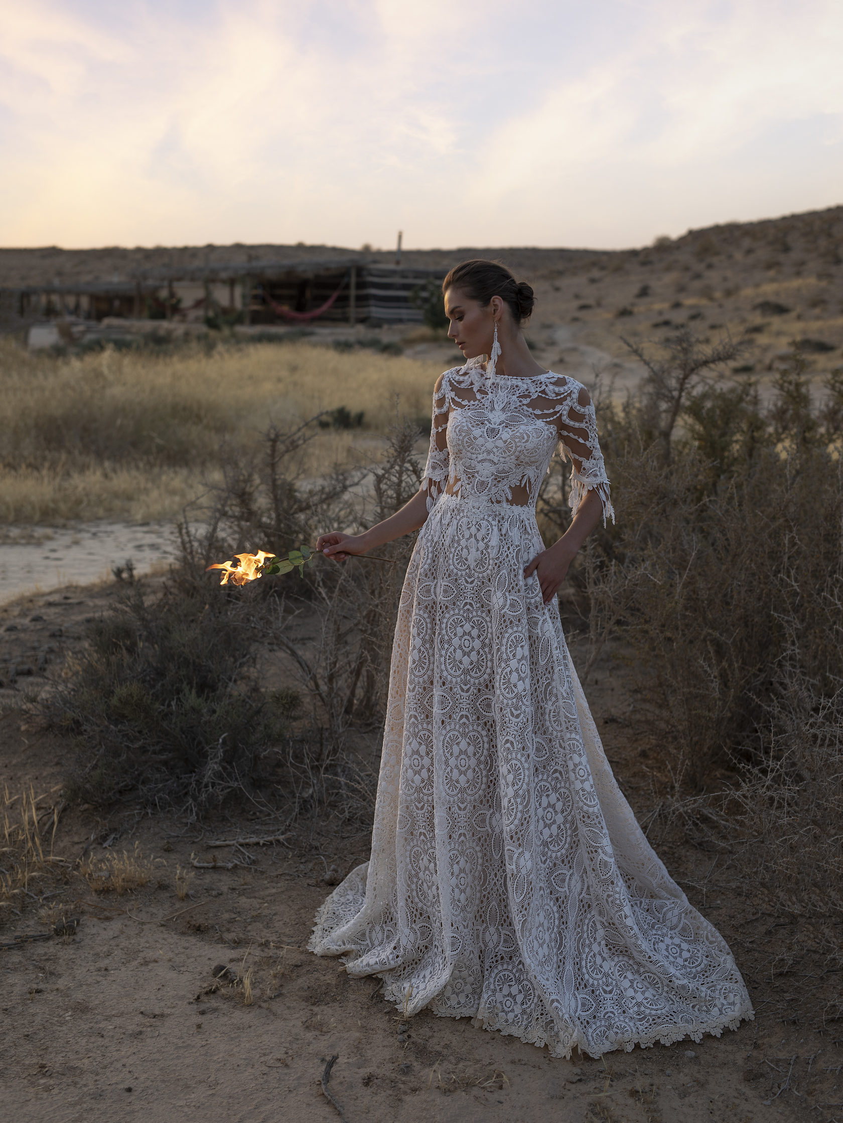 Vestido de novia con encaje — encanto y sensualidad